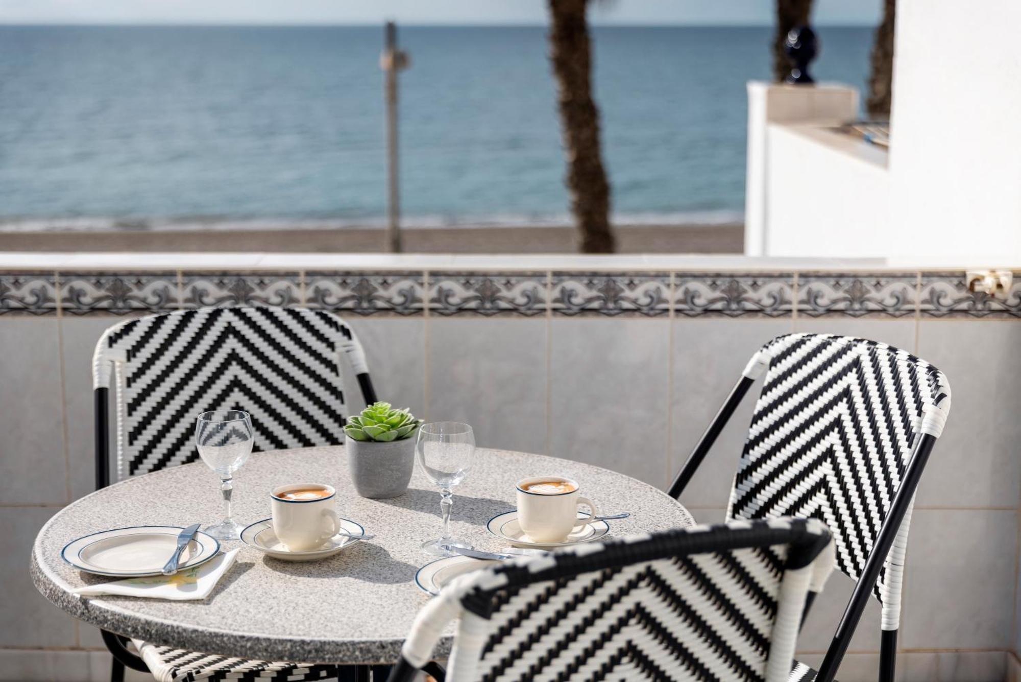 Beachfront Apt Torrox Costa Esterno foto